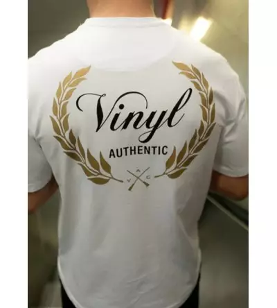 Vinyl μπλούζα long line με τύπωμα λευκή cotton regular fit ανδρική